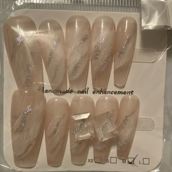 Press-On Nails Bundle - Picture 5 of 7